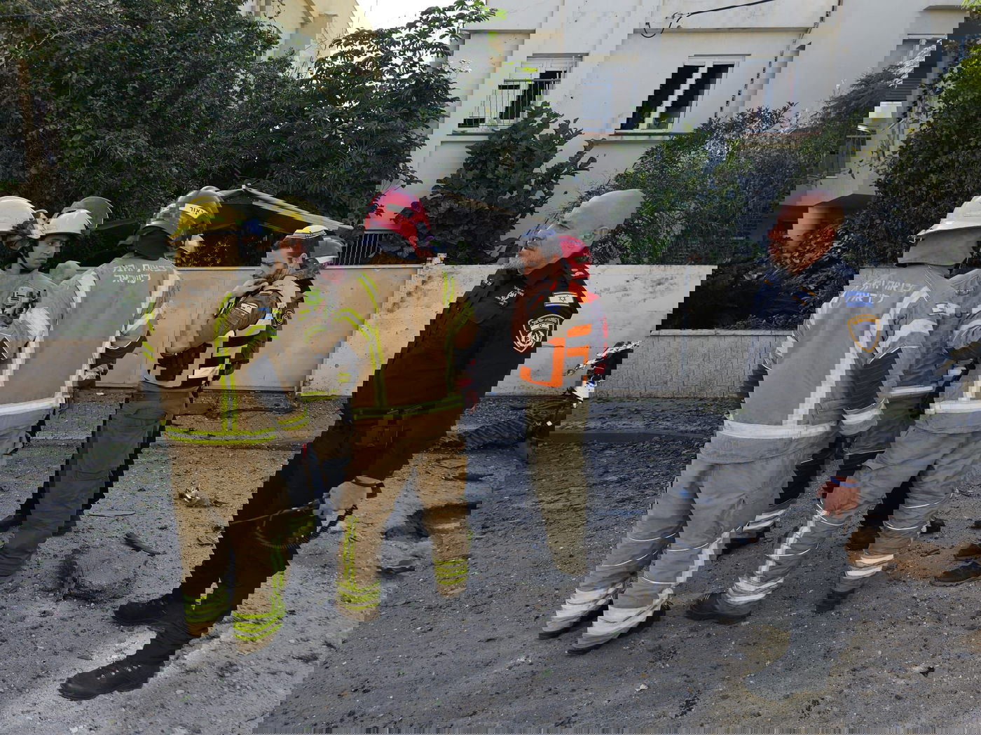 זירת נפילת הטיל בחולון