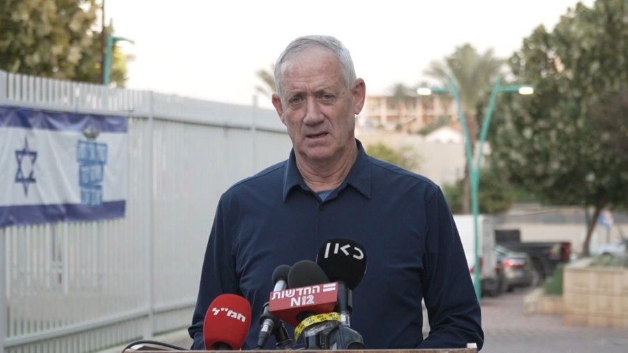צפו בדברים