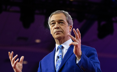 רובם הופכים לפושעים | פוליטיקאי בריטי מזהיר: "אסור לקבל פליטים פלסטינים"