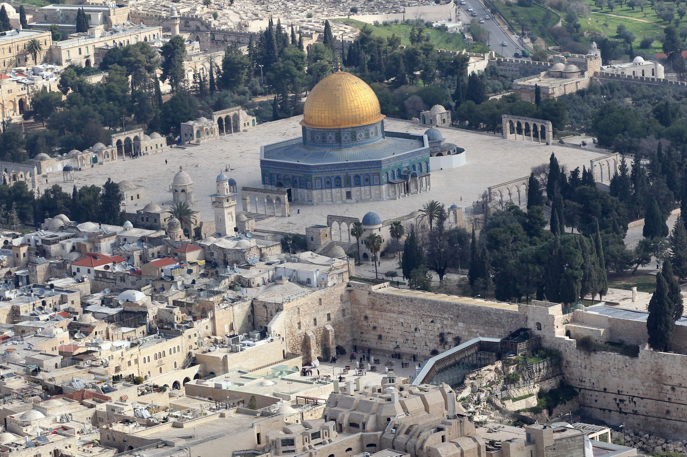 המסגד והכותל | ארכיון