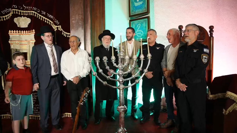 בהדלקת נרות