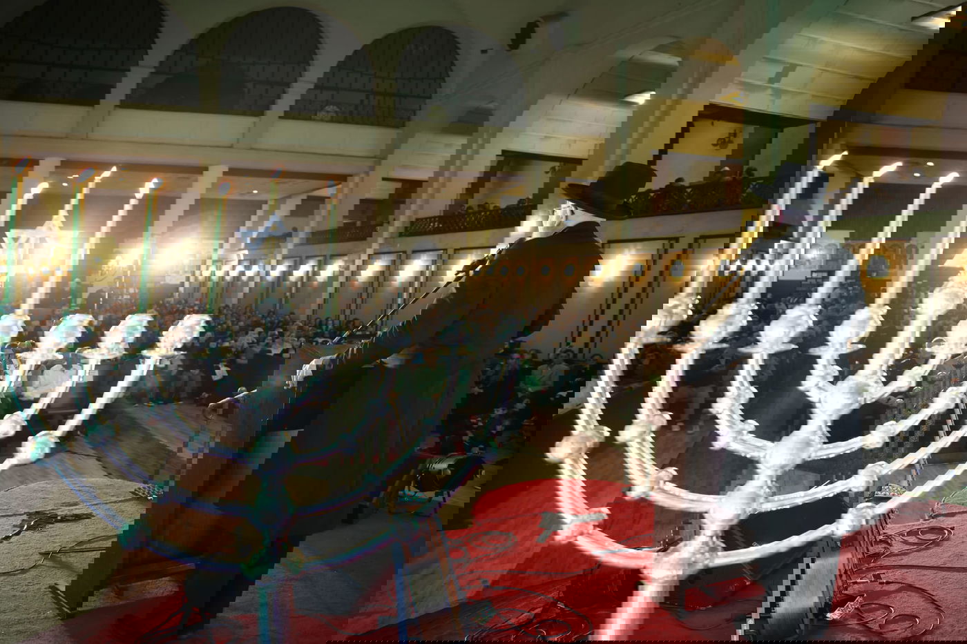 אביב גפן בבית הכנסת