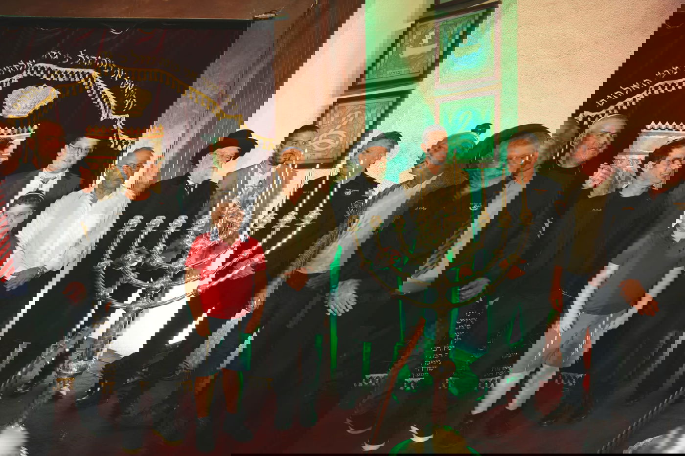 אביב גפן בבית הכנסת