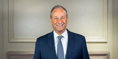 הבעל היהודי, דאג אמהוף 