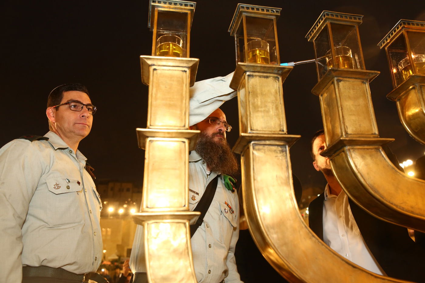 70 חיילים מ'מחנה שורה' הדליקו נר שישי של חנוכה בכותל