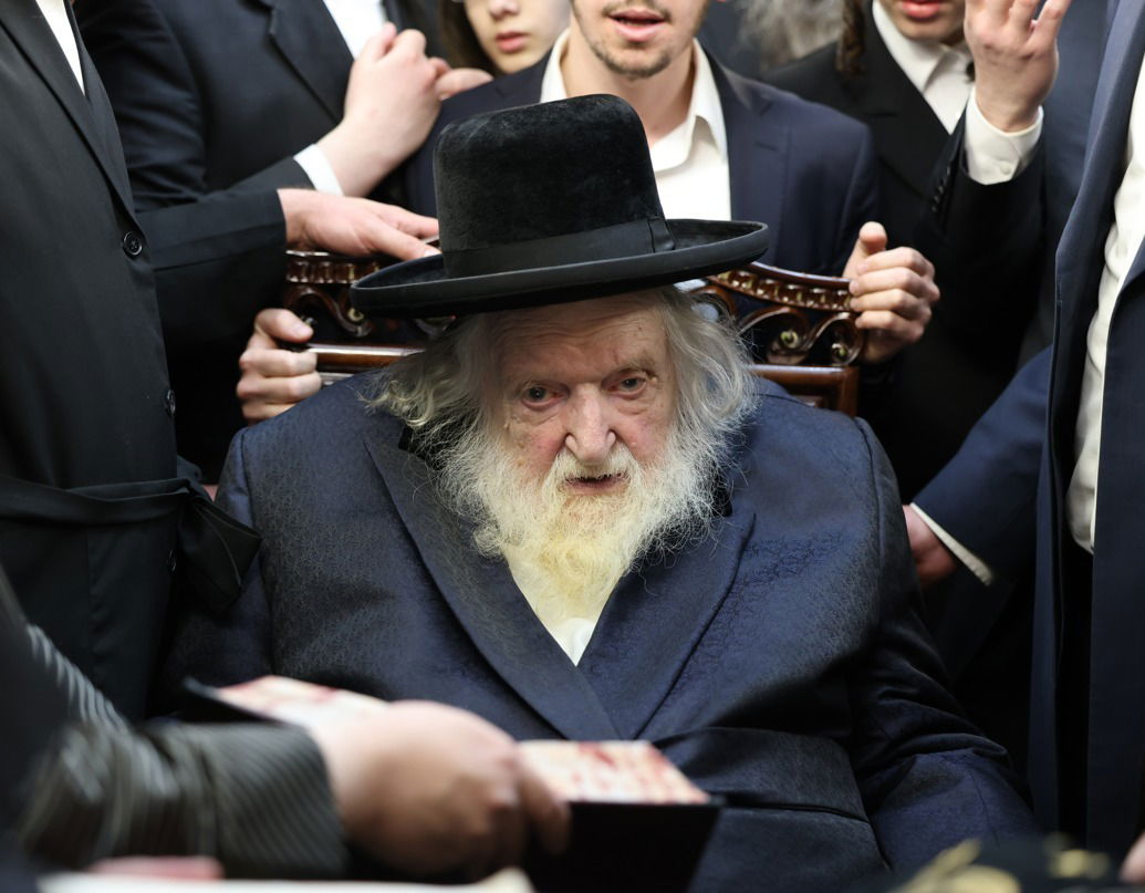 הגר''מ שטרנבוך במעמד תפילת זאת חנוכה שע"י תורת חסד