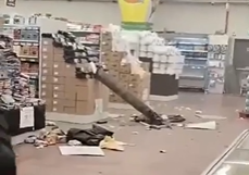 חדר את התקרה: רסיס מיירט גדול נפל במרכז המרכול החרדי