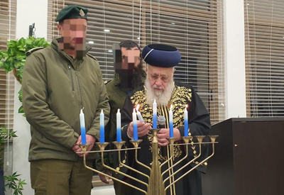 הראשון לציון בהדלקת נרות חנוכה ביחידת 8200