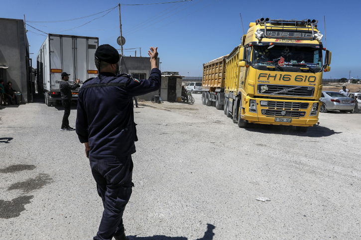 הולך לחמאס. משאיות הסיוע