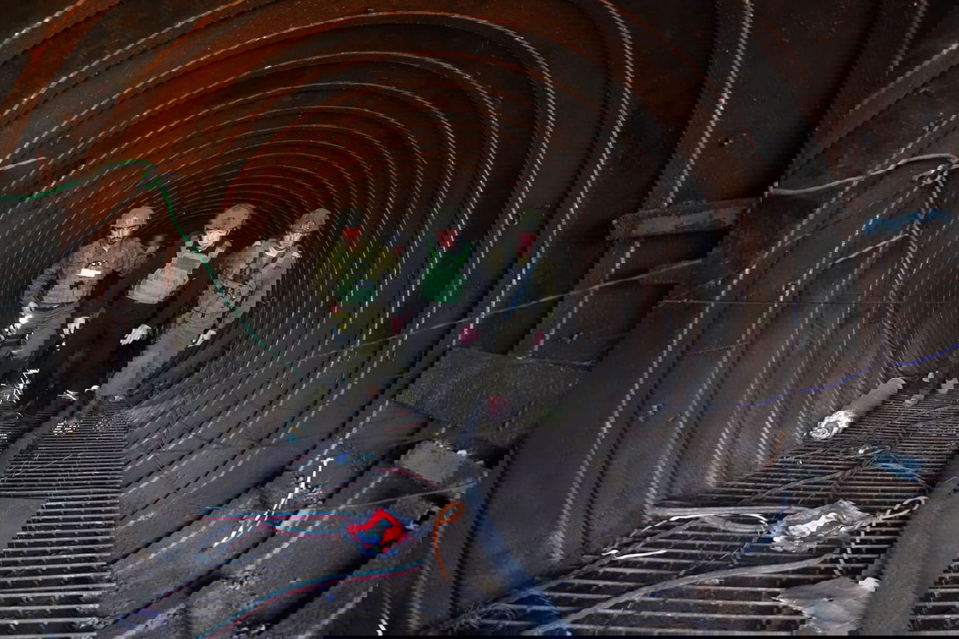 גלנט במנהרה שנחשפה