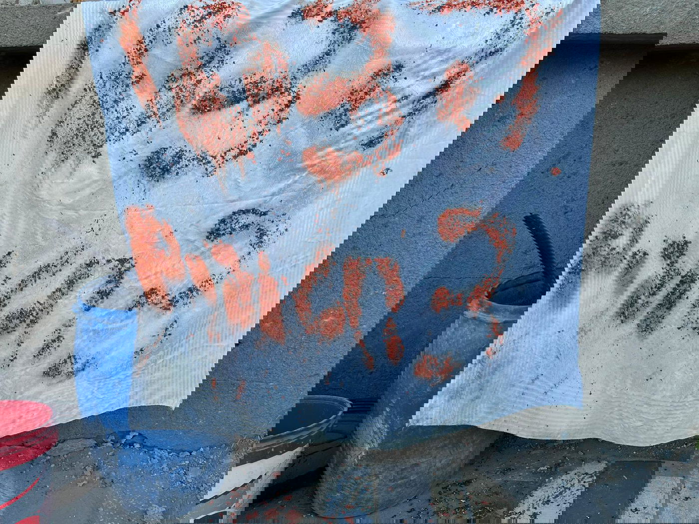 לפני שנורו למוות בידי צה"ל: החטופים כתבו בשאריות מזון; "הצילו"