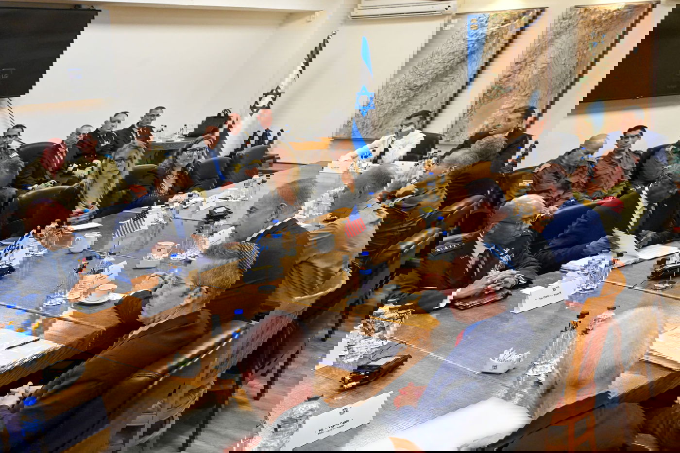 נתניהו למזכיר ההגנה האמריקני: "החות'ים - איום על העולם"