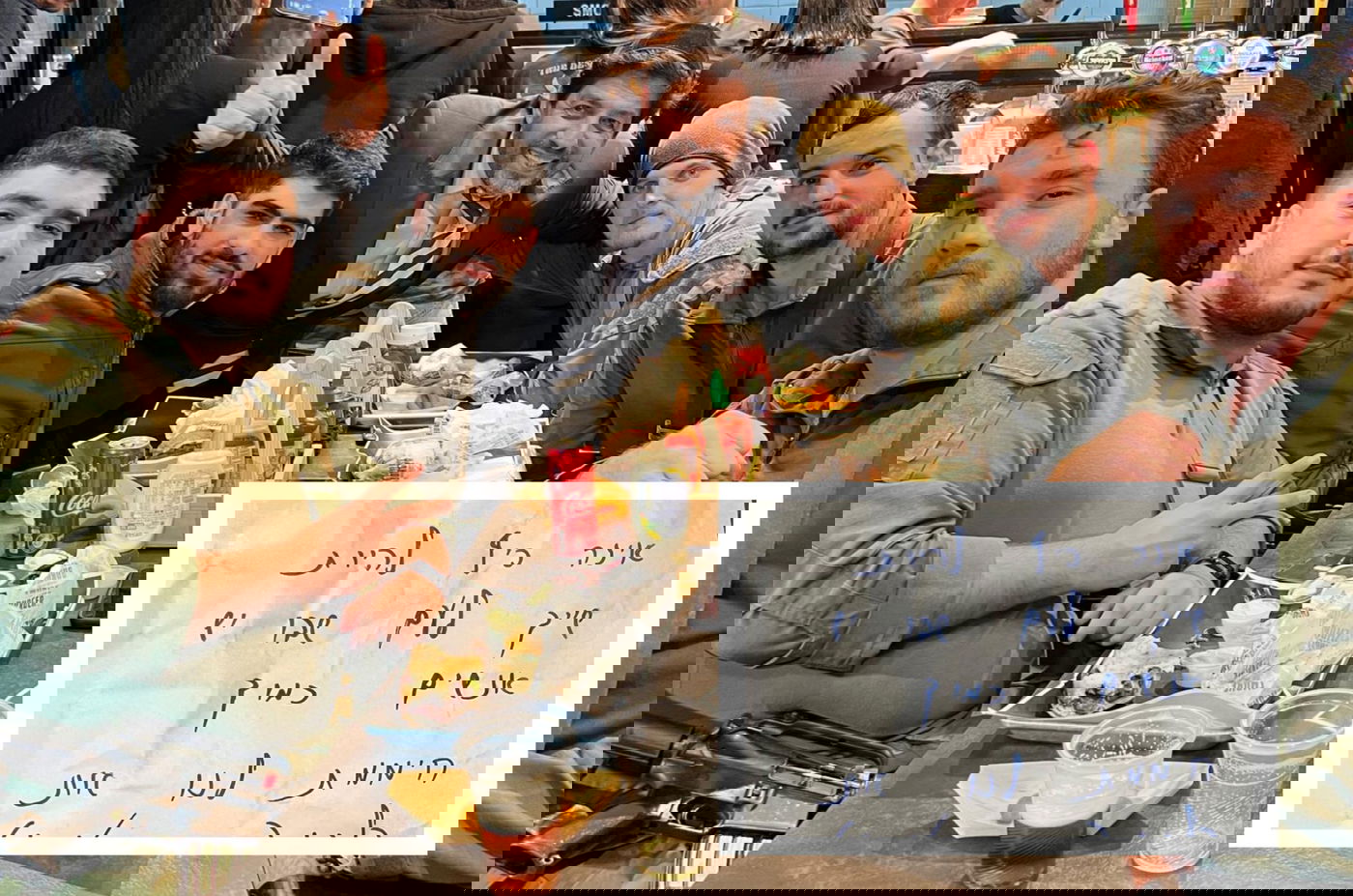 חסידים ולוחמי צה"ל במסעדה