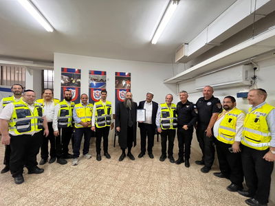 השר לביטחון לאומי ומפקד מחוז ת"א בסיור בבסיס זק"א ת"א