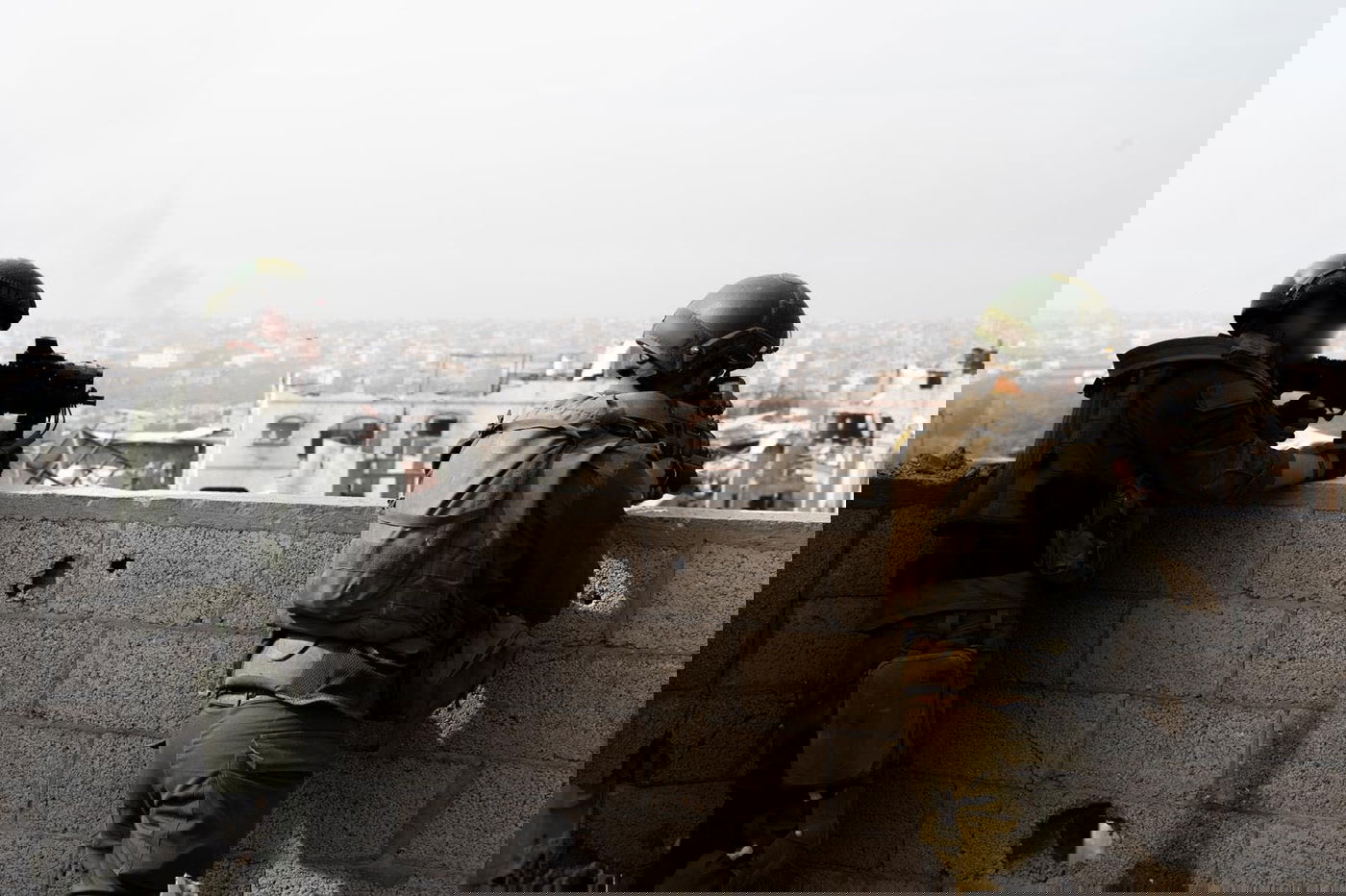 מטען הוטמן במרפאה, מחבלים חוסלו | תיעוד הלחימה ברצועה