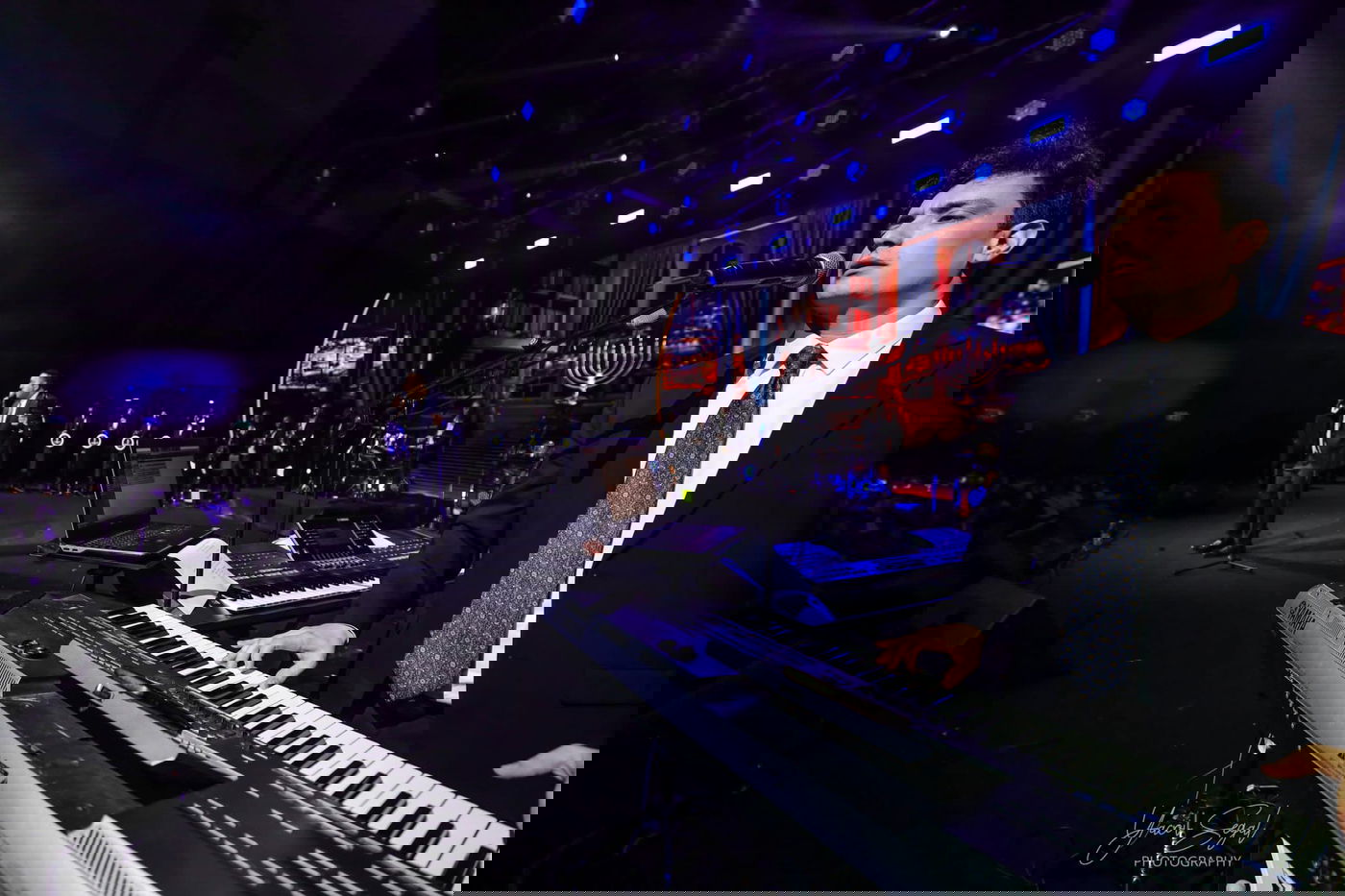 כשיואלי דיקמן מבטיח לקהל את "ענקי הזמר" // ביקורת מופע