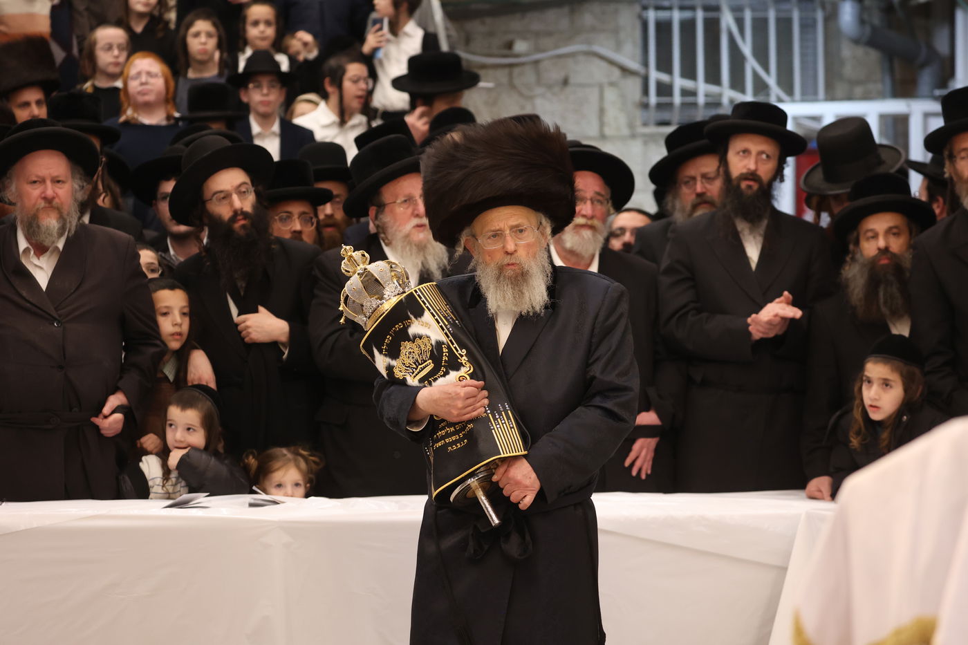 הכנסת ספר תורה בפינסק קרלין