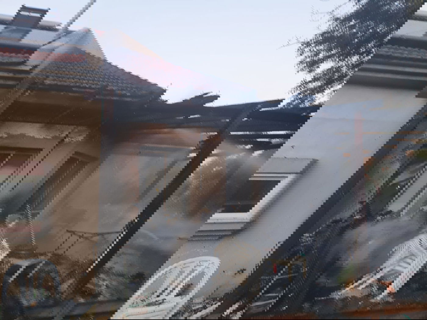 נוסעים בכביש 1 זיהו שריפת בית פרטי והקפיצו את לוחמי האש