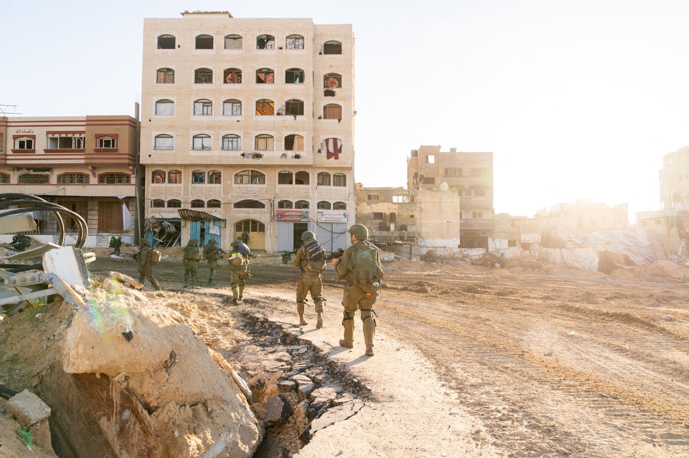 הלוחמים נדהמו: אמצעי לחימה הוסתרו בתוך בובות משחק ומתחת למיטות ילדים