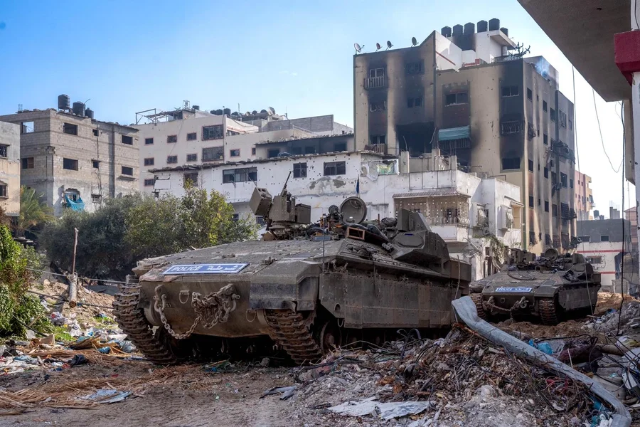 צק"ח 401, שלדג ושייטת 13 השיגו שליטה על כיכר פלסטין