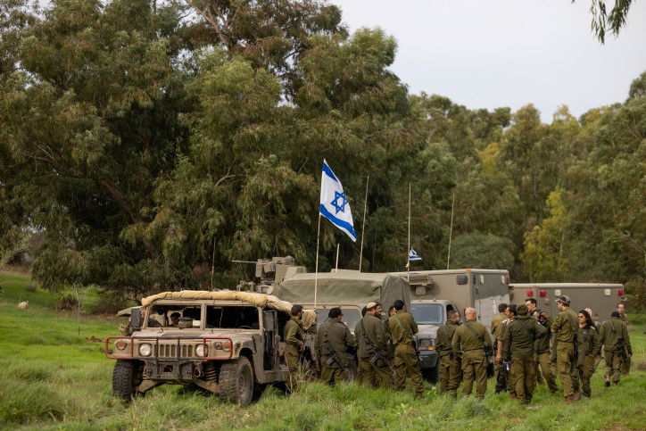 ההפצצות, המסוקים והארטילריה: תיעוד מגבול רצועת עזה