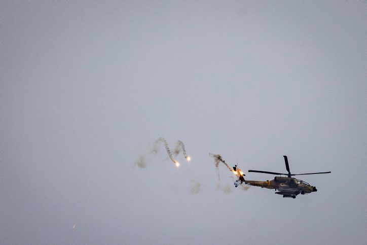 ההפצצות, המסוקים והארטילריה: תיעוד מגבול רצועת עזה