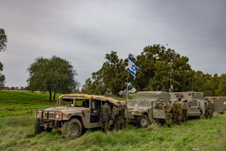 ההפצצות, המסוקים והארטילריה: תיעוד מגבול רצועת עזה
