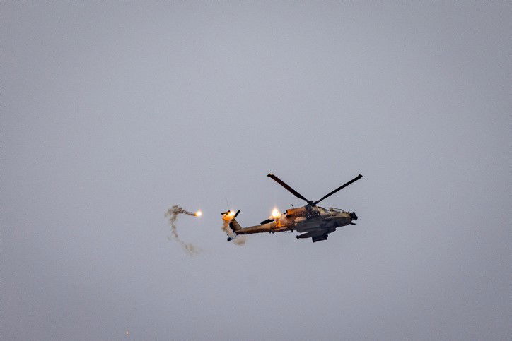 ההפצצות, המסוקים והארטילריה: תיעוד מגבול רצועת עזה