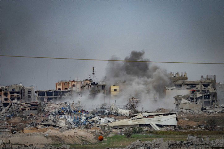 ההפצצות, המסוקים והארטילריה: תיעוד מגבול רצועת עזה