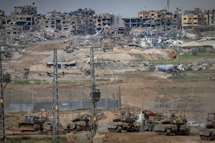 ההפצצות, המסוקים והארטילריה: תיעוד מגבול רצועת עזה