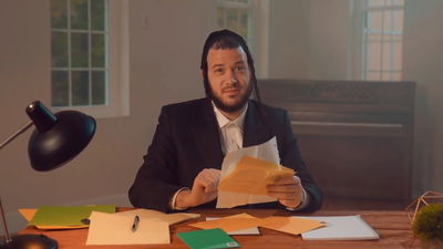 מוטי אילוביץ' בקליפ חדש: "אנשים כמלאכים"