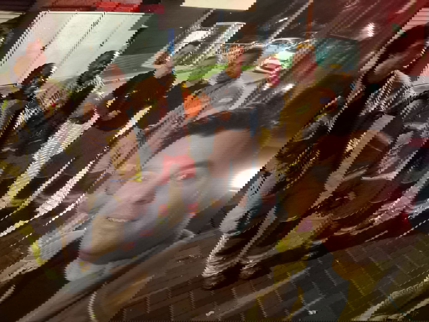 הצפות ושריפה | שבעה בני אדם חולצו על-ידי לוחמי האש