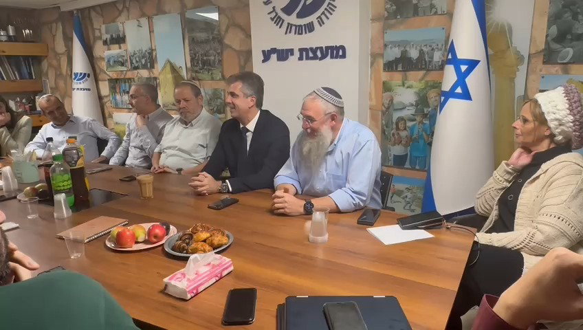 אלי כהן, הערב 