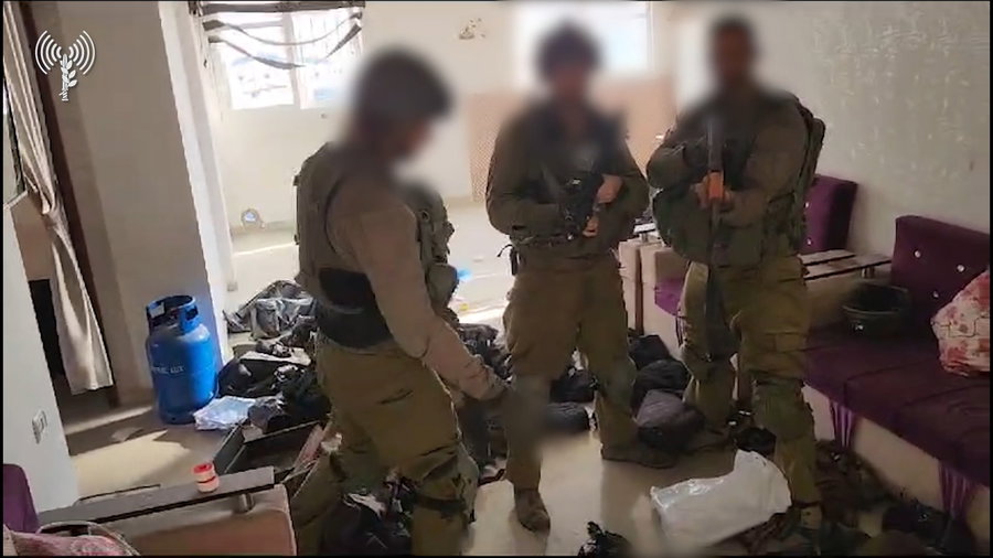לוחמי צק"ח 261 (בה"ד 1) מאתרים אמצעי לחימה בצפון רצועת עזה