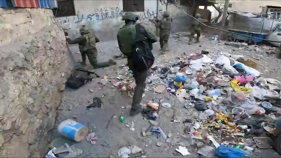 פשיטת הכוח על בית ומציאת אמצעי לחימה בחדר הילדים