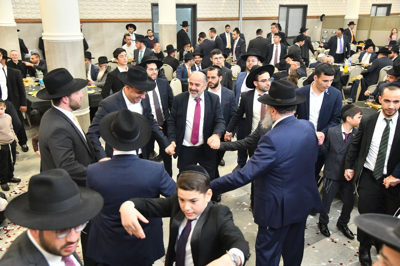 סגן ראש העיר חגג בר מצווה לבנו | צפו בתיעוד