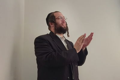 יואלי בריזל בסינגל חסידי חדש: 'הייליגער שבת'