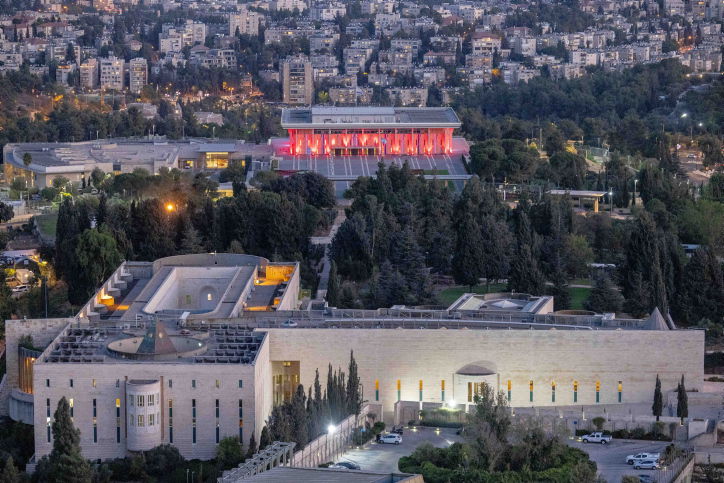 דיון לילי בבית המשפט העליון