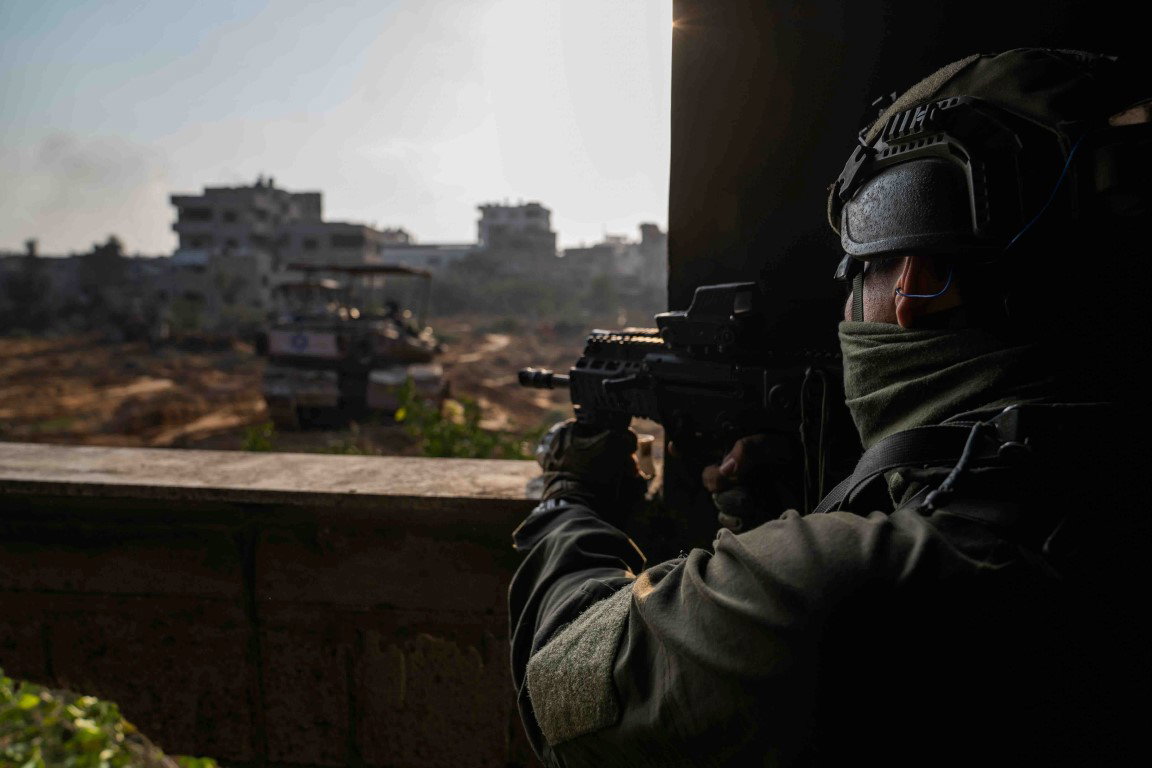 תיעוד: כך נלחמים לוחמי צה"ל במחבלי חמאס בלב רצועת עזה