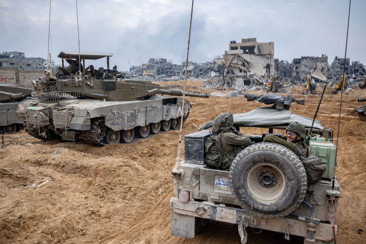 הצלם הצטרף לכוחות המתמרנים בצפון רצועת עזה - ותיעד