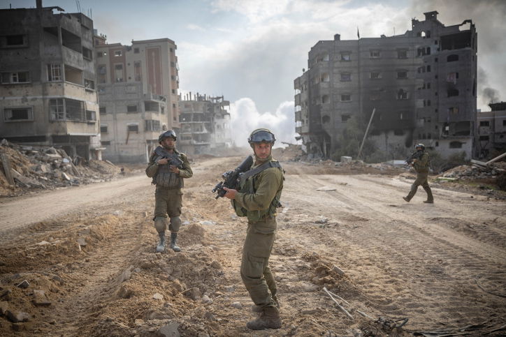 הצלם הצטרף לכוחות המתמרנים בצפון רצועת עזה - ותיעד