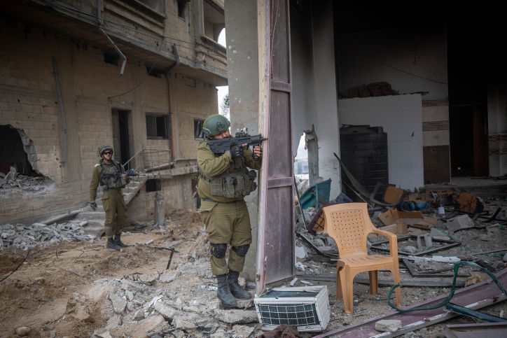 הצלם הצטרף לכוחות המתמרנים בצפון רצועת עזה - ותיעד