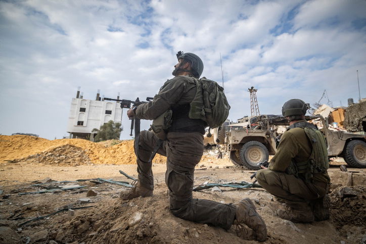 הצלם הצטרף לכוחות המתמרנים בצפון רצועת עזה - ותיעד