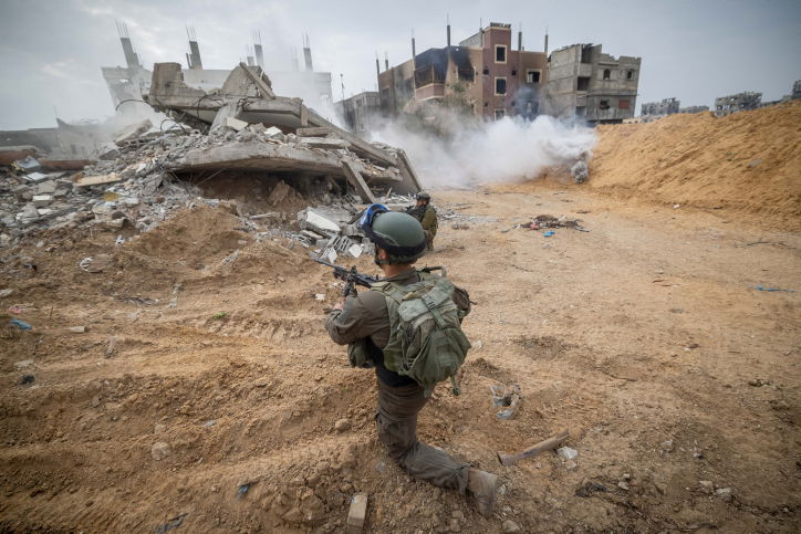 הצלם הצטרף לכוחות המתמרנים בצפון רצועת עזה - ותיעד