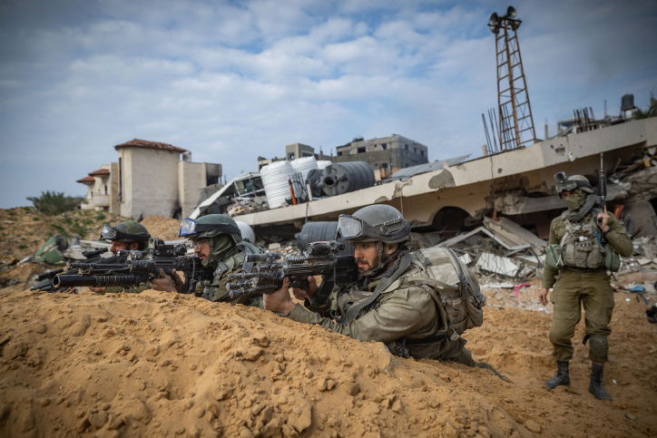 הצלם הצטרף לכוחות המתמרנים בצפון רצועת עזה - ותיעד