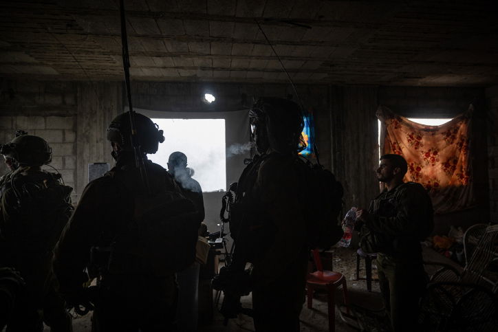 הצלם הצטרף לכוחות המתמרנים בצפון רצועת עזה - ותיעד