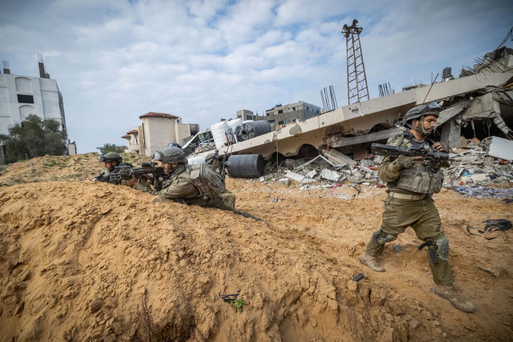 הצלם הצטרף לכוחות המתמרנים בצפון רצועת עזה - ותיעד