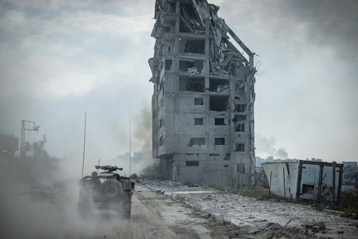 הצלם הצטרף לכוחות המתמרנים בצפון רצועת עזה - ותיעד