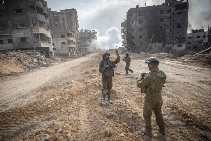 הצלם הצטרף לכוחות המתמרנים בצפון רצועת עזה - ותיעד