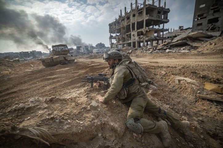 הצלם הצטרף לכוחות המתמרנים בצפון רצועת עזה - ותיעד